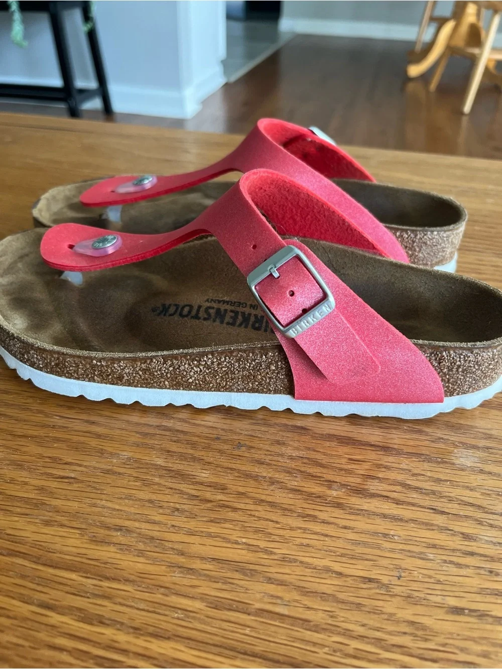 Birkenstock Gizeh T-Strap Regular Fit Metallic Red Sandals